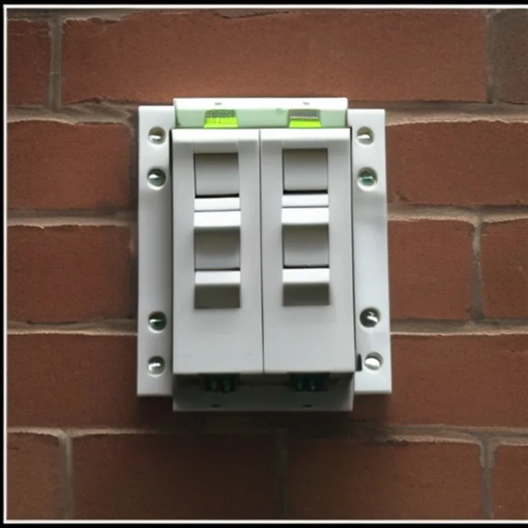 Jak okablować krzyżowy wyłącznik schodowy